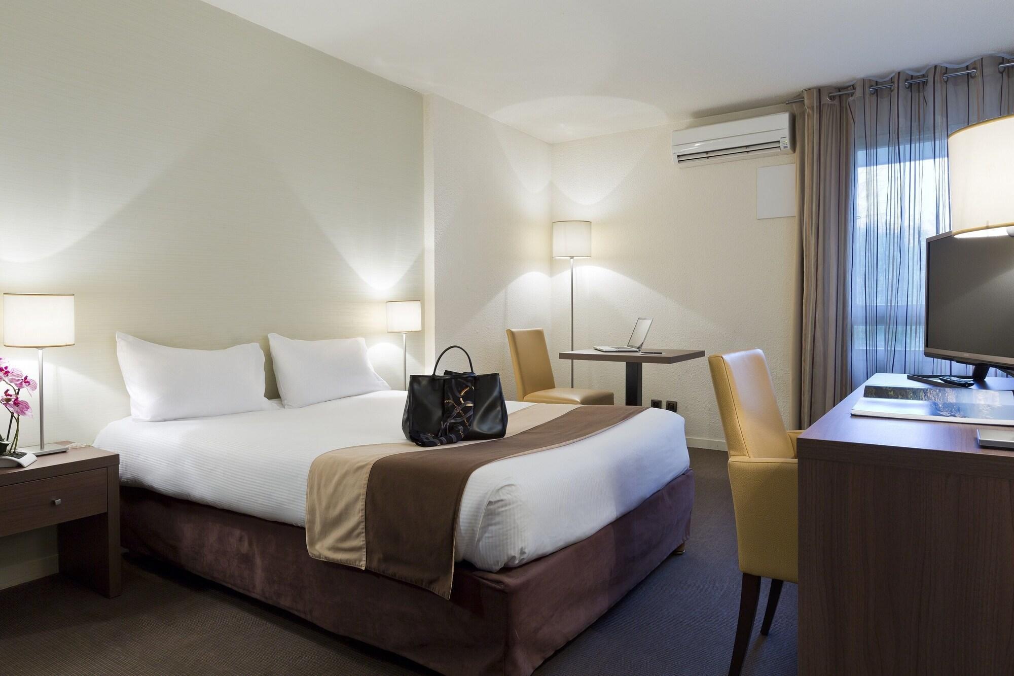 เรซิด็องซื ลา เรแซร์ฟ เฌเนฟ แฟร์เน วอลแตร์ Aparthotel เฟอร์เนย์-โวลแตร์ ภายนอก รูปภาพ